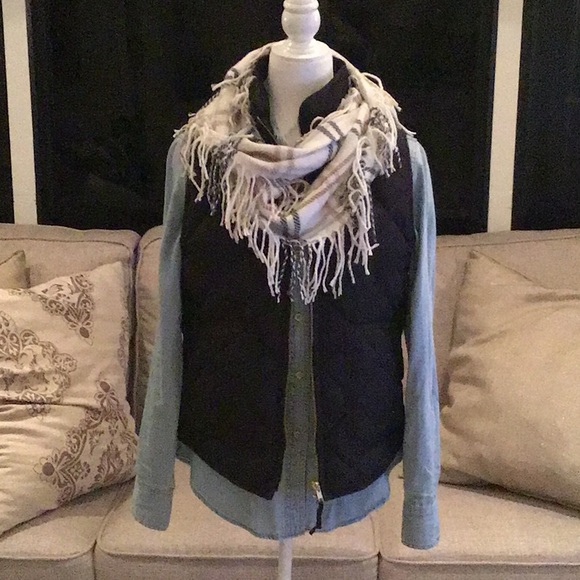 J.Crew puffer vest - Picture 2 of 6